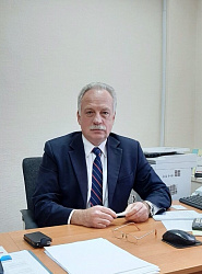 Ведущий специалист отдела продаж  Геннадий Головенчик